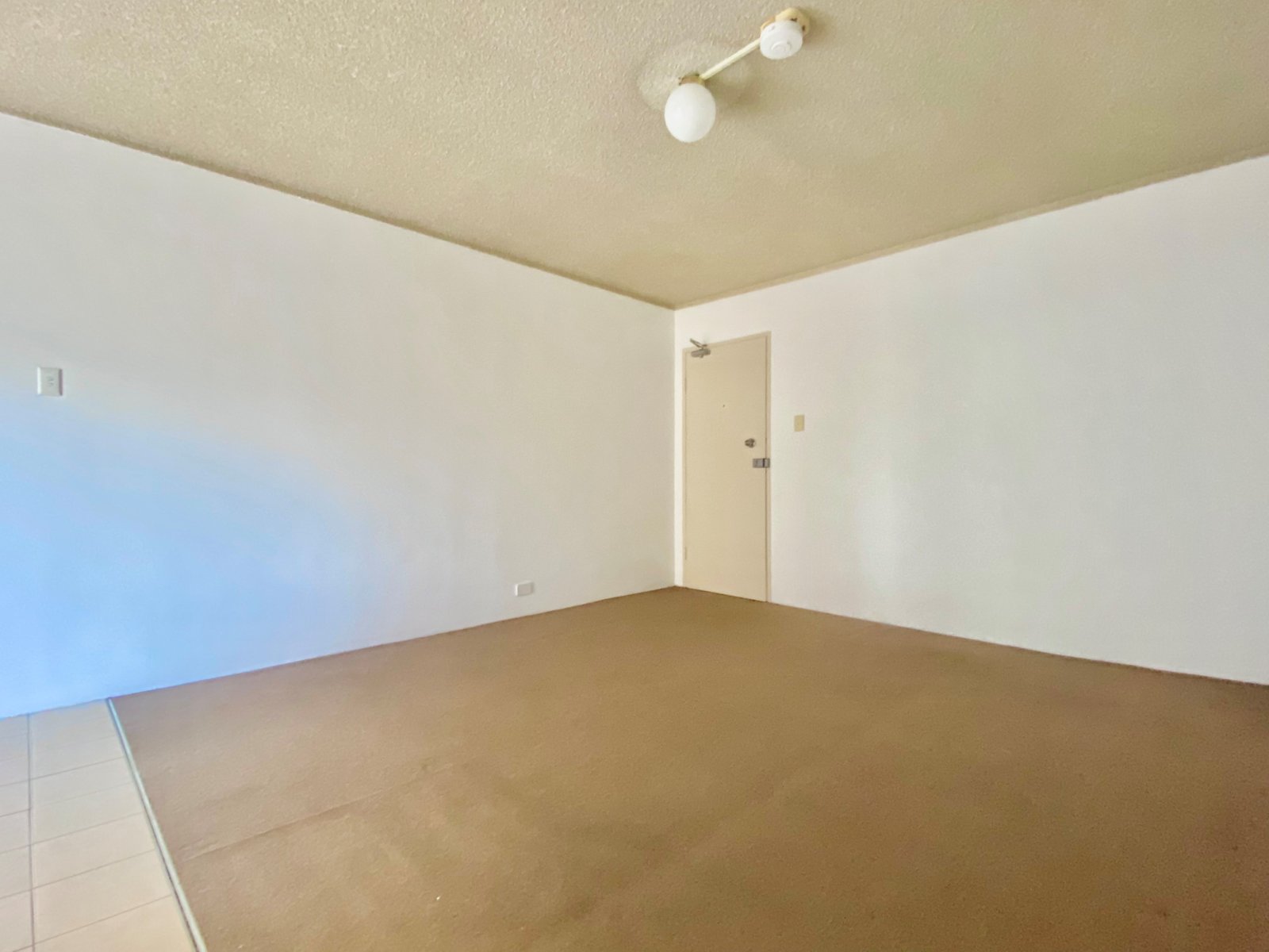 8/30 Brittain Crescent HILLSDALE 3