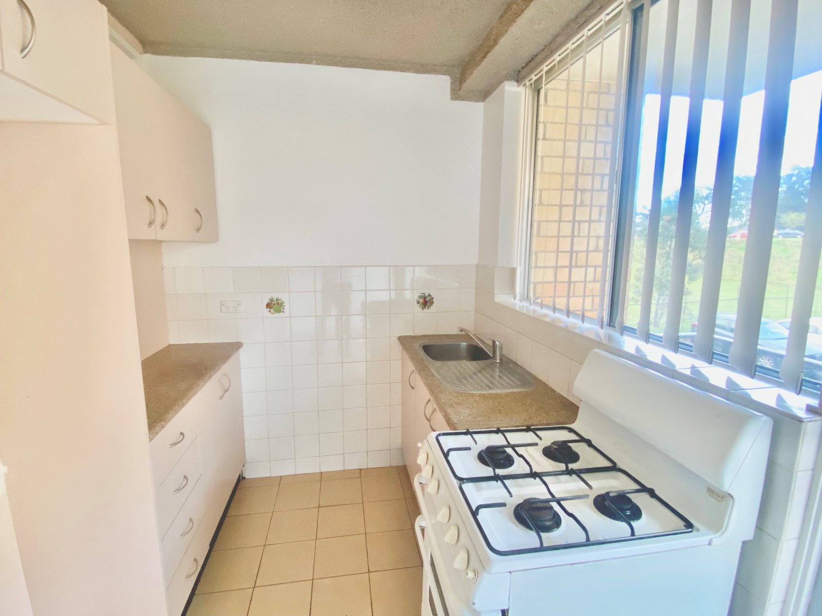 8/30 Brittain Crescent HILLSDALE 5