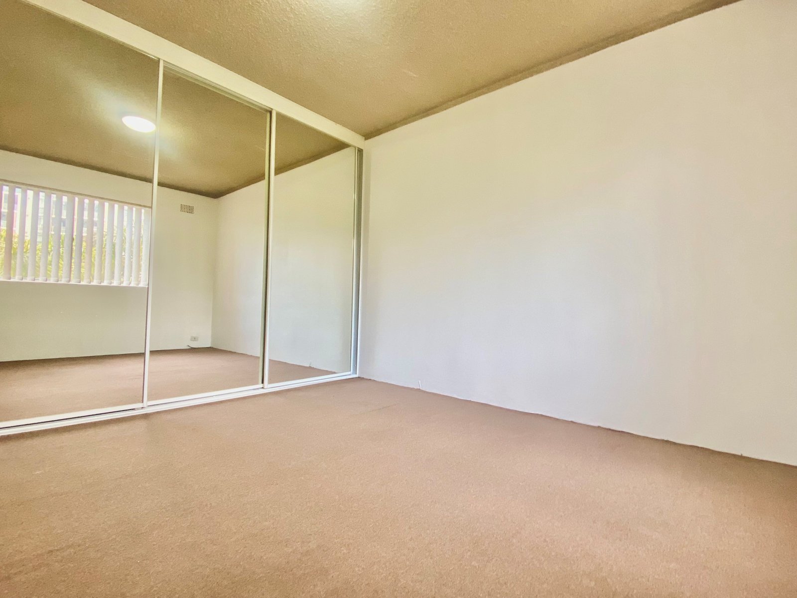 8/30 Brittain Crescent HILLSDALE 6