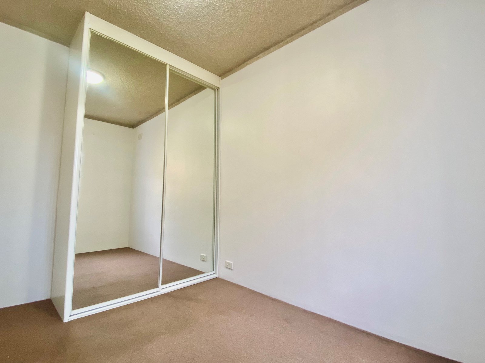 8/30 Brittain Crescent HILLSDALE 7