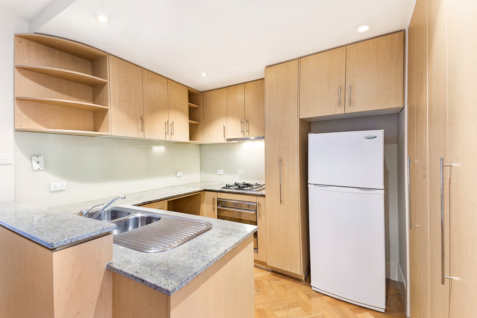 Gallery: 8/307 New Street