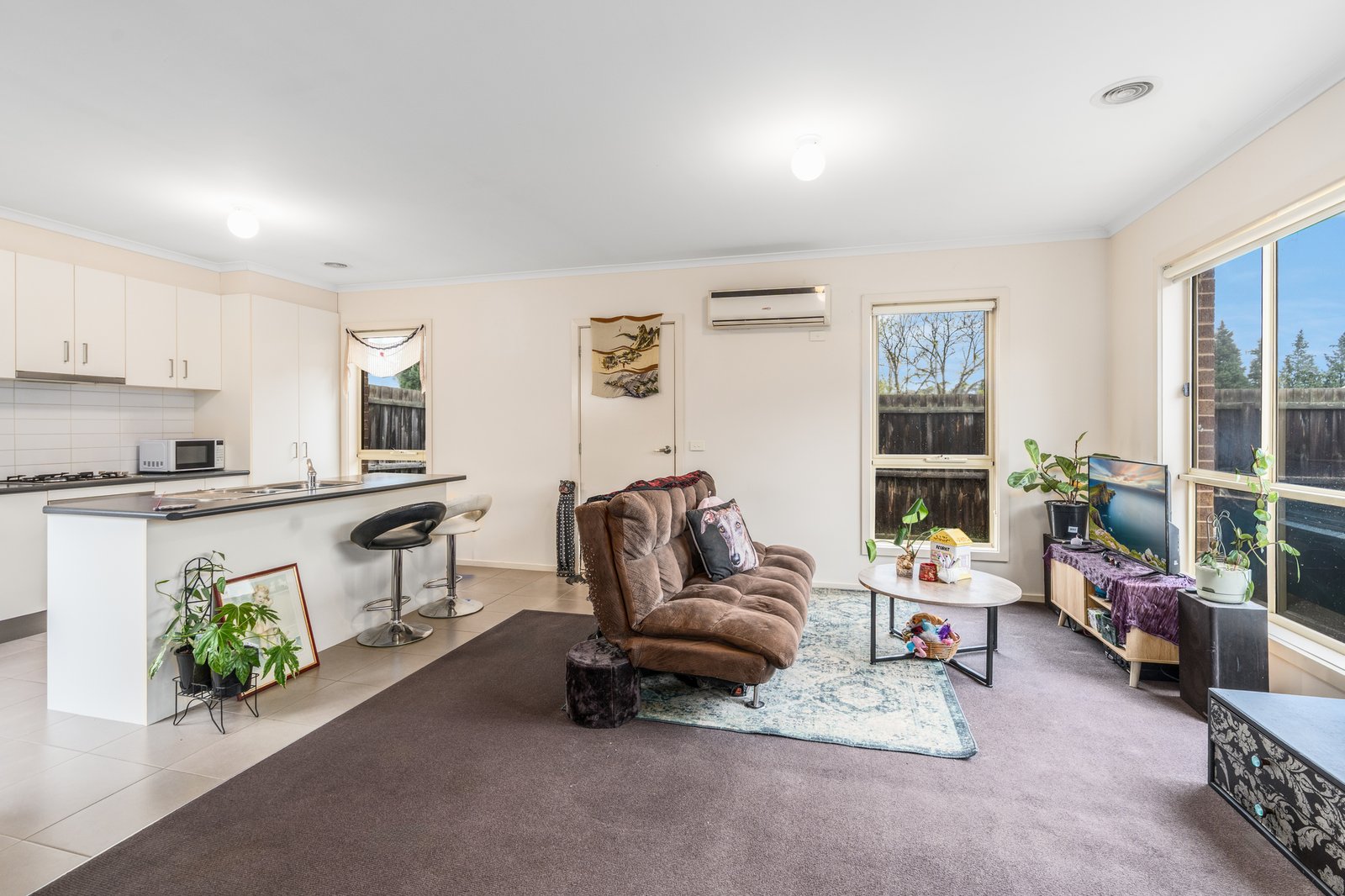 Gallery: 8/31-33 Cranbourne Drive