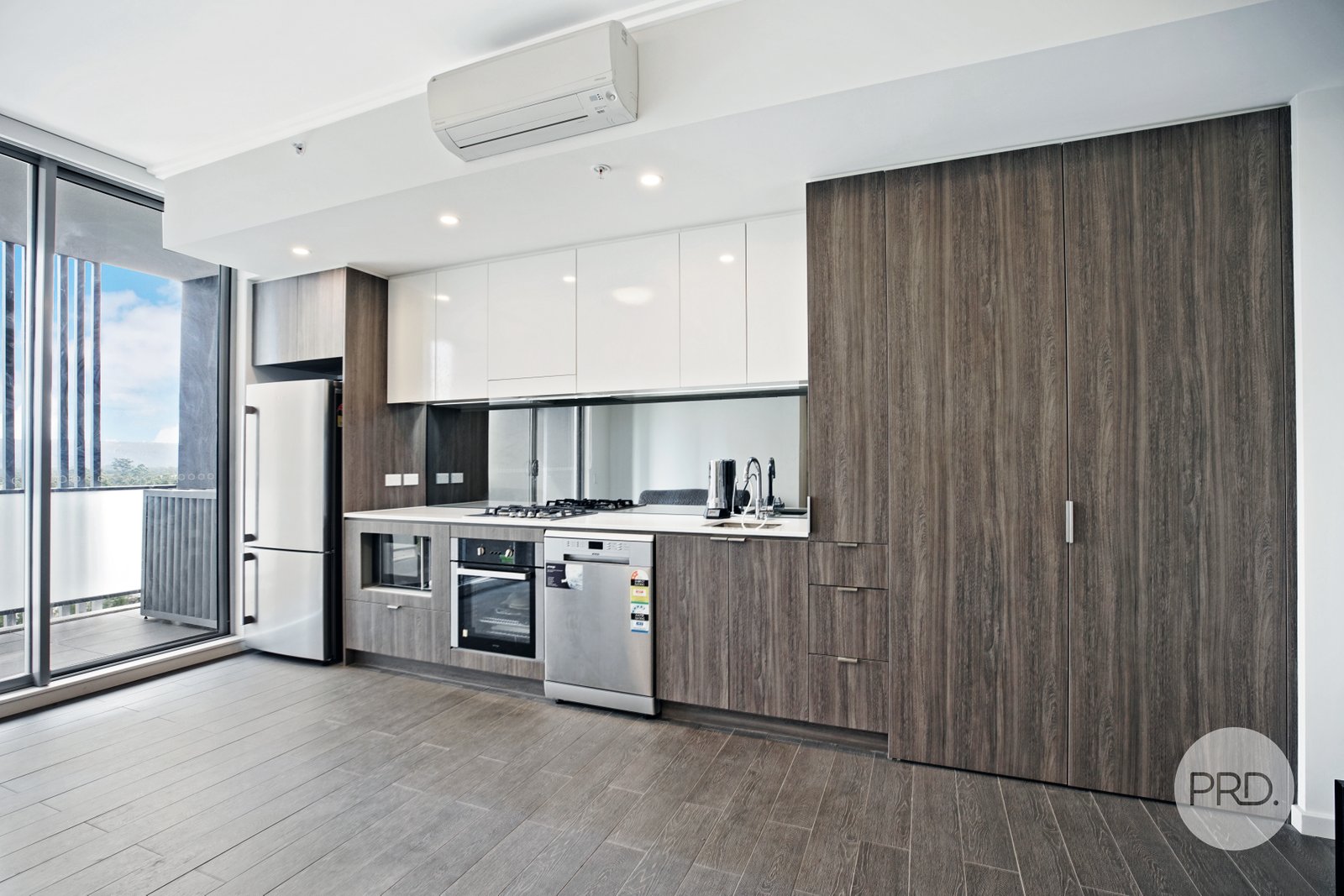 831/1-39 Lord Sheffield Cct  PENRITH 3