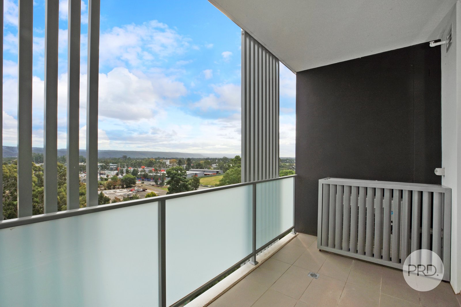 831/1-39 Lord Sheffield Cct  PENRITH 5