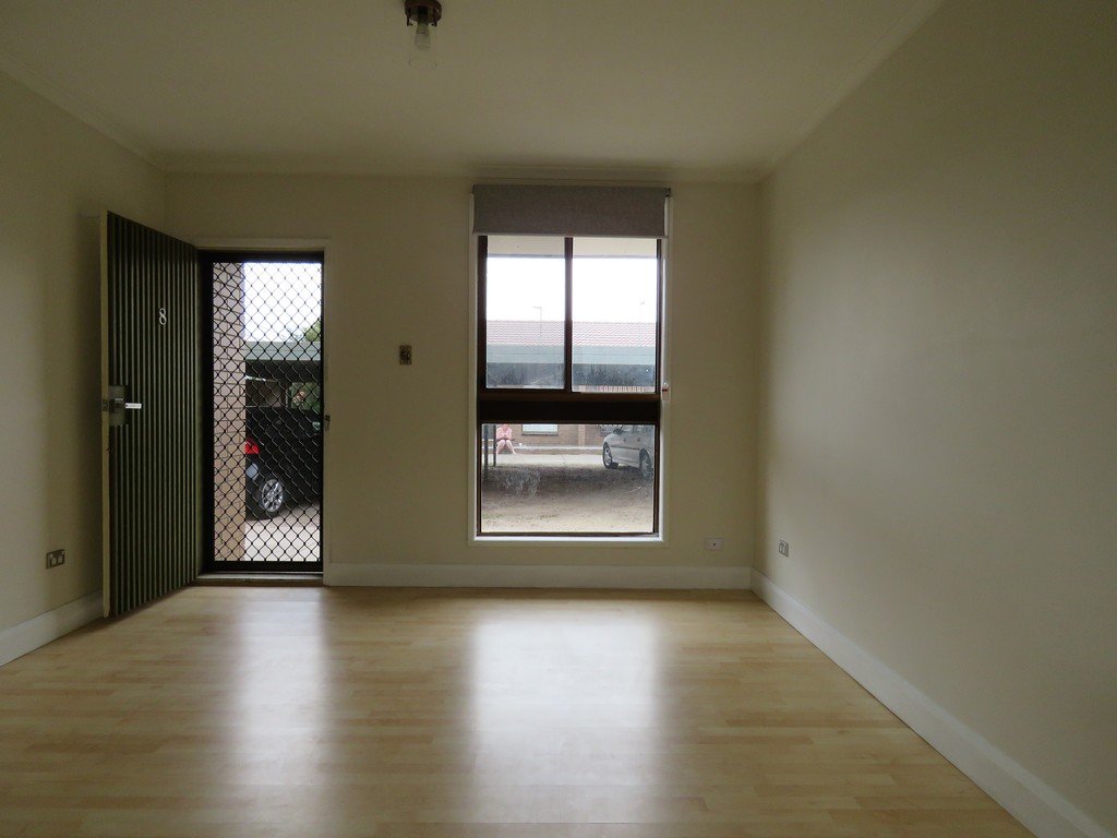 8/311 Moore Street LAVINGTON 3