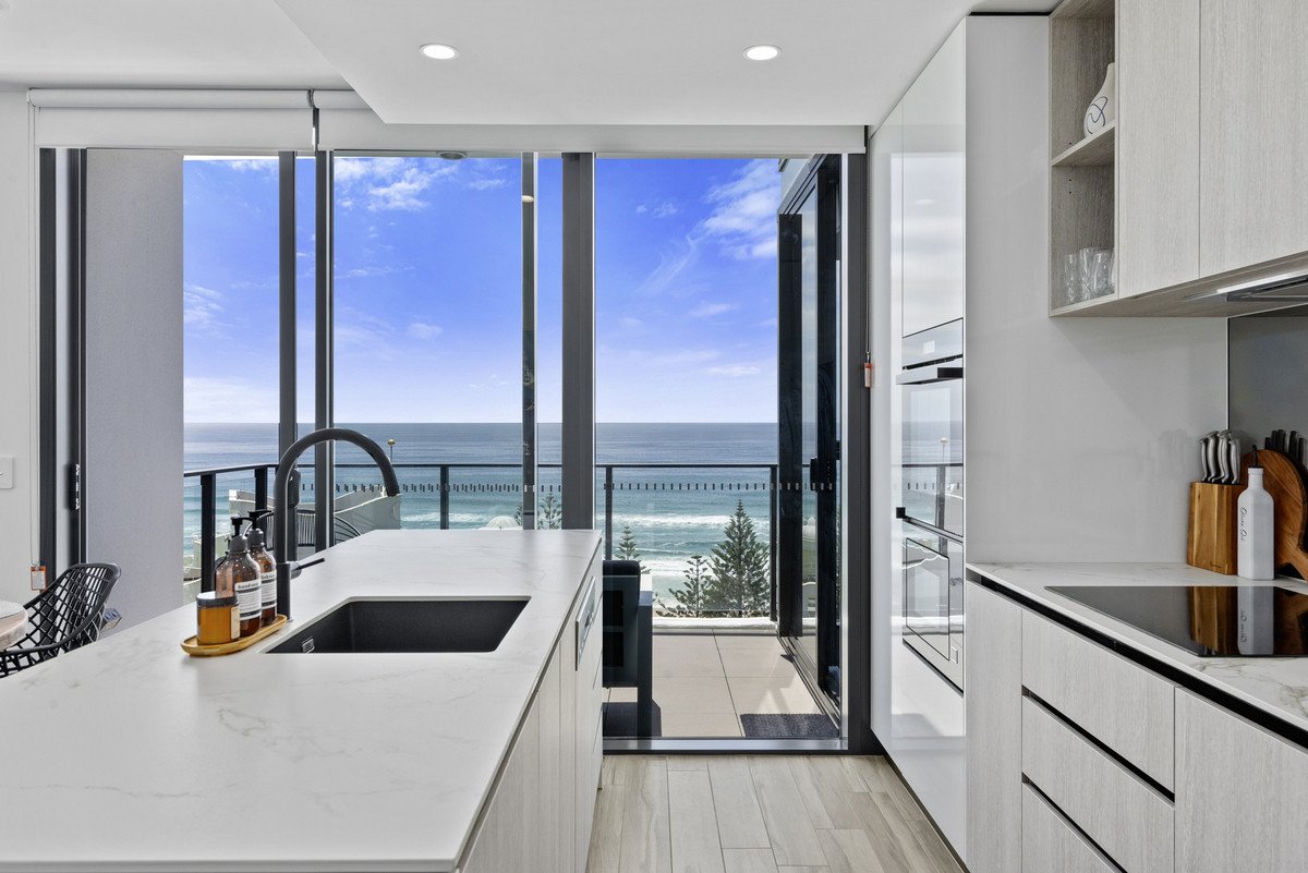 83/1969-1971 Gold Coast Highway Burleigh Heads 3