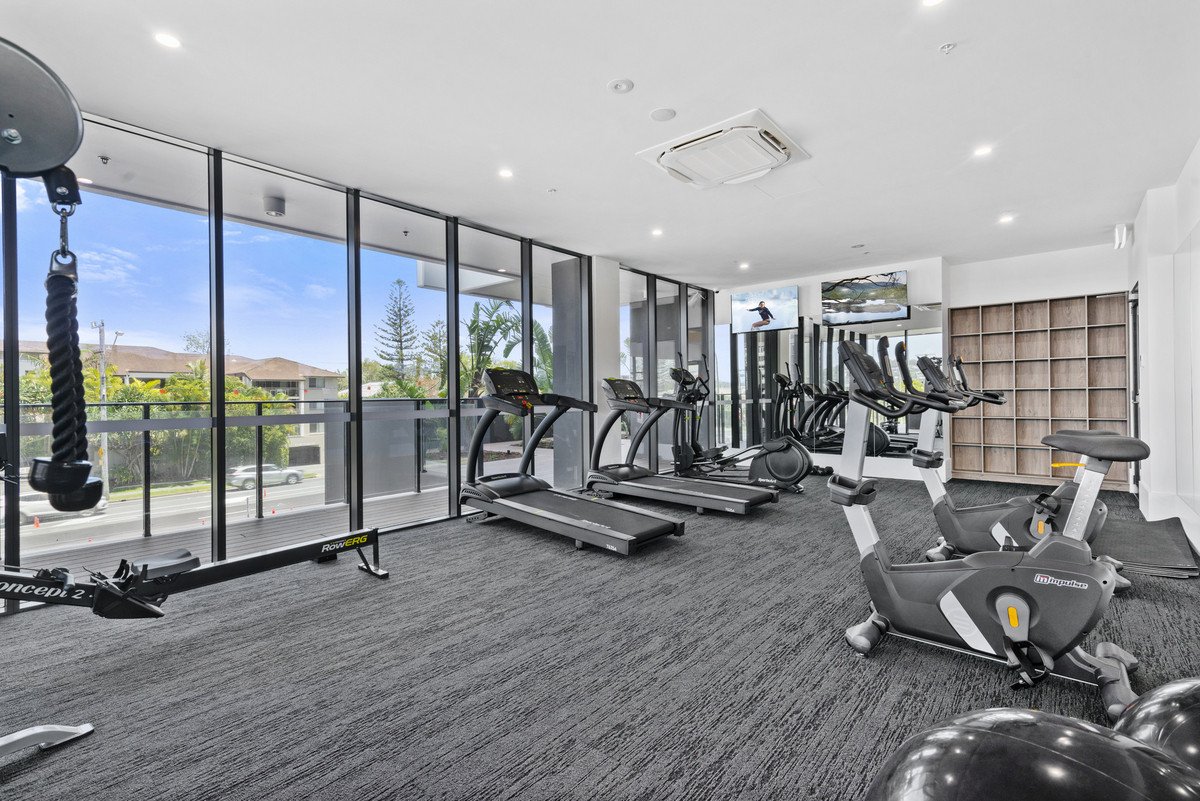 83/1969-1971 Gold Coast Highway Burleigh Heads 19