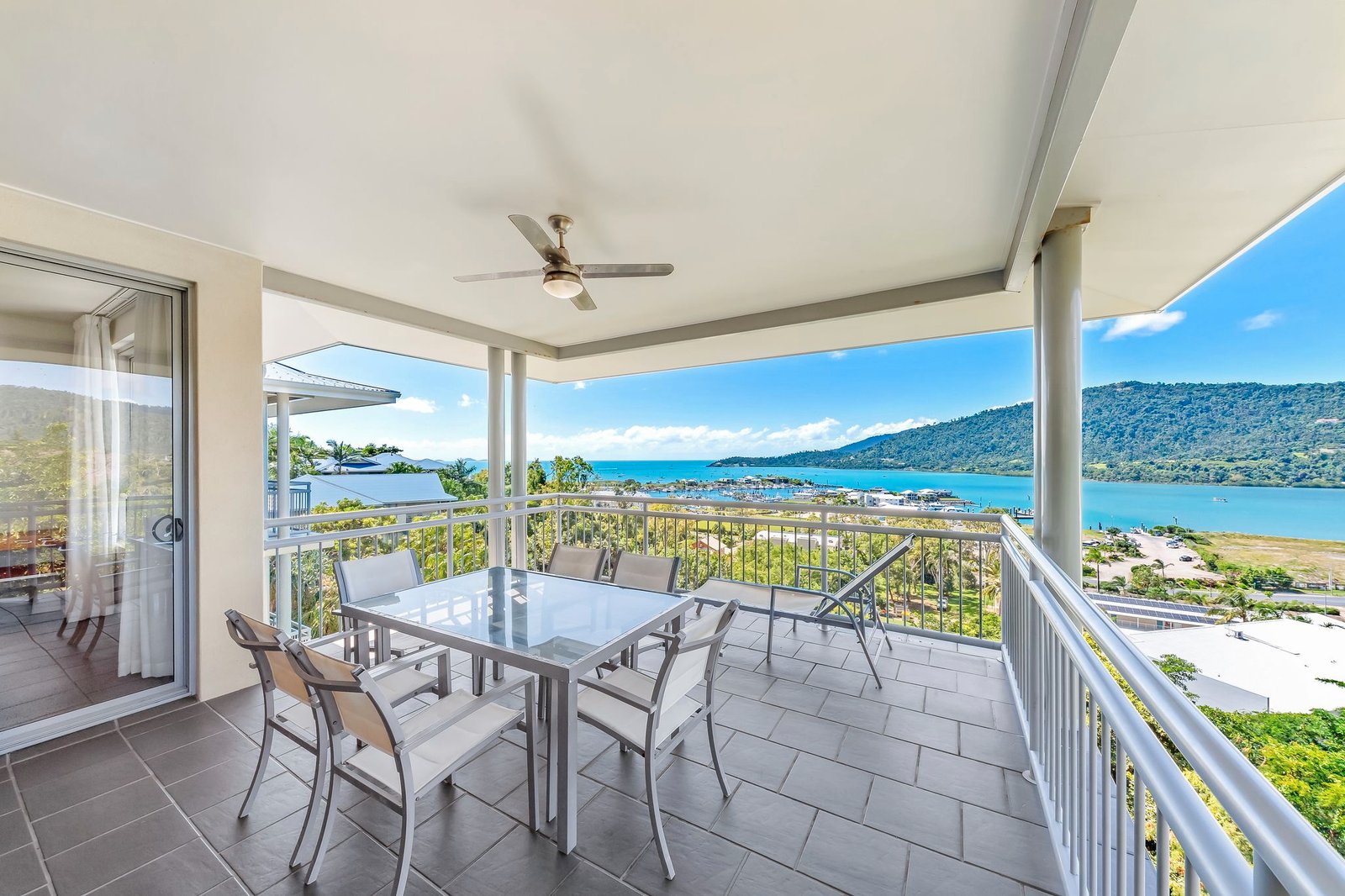 831/9a Hermitage Drive AIRLIE BEACH 2