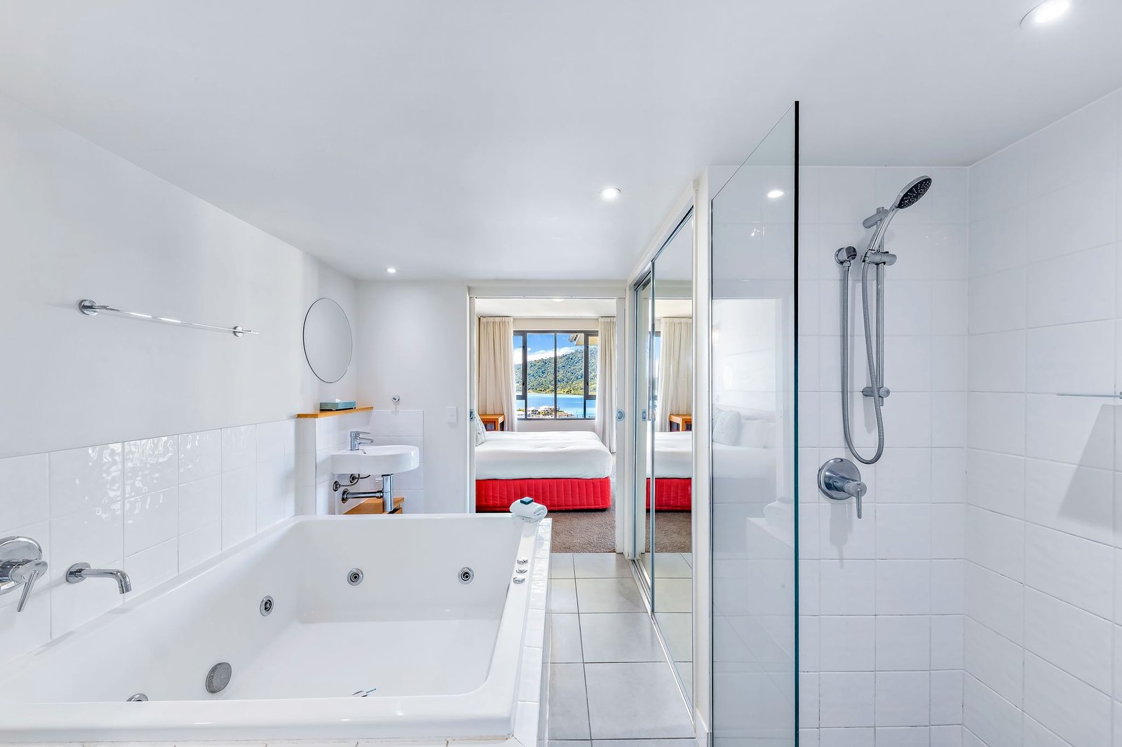 831/9a Hermitage Drive AIRLIE BEACH 12