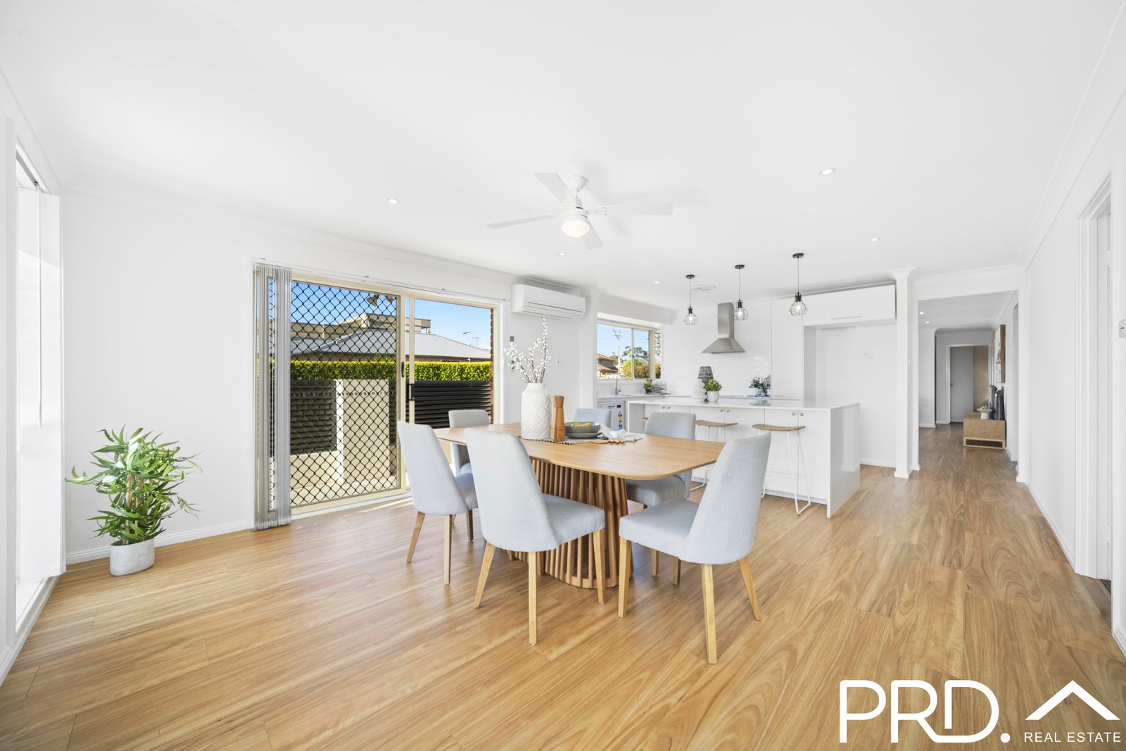 832 Henry Lawson Drive PICNIC POINT 5