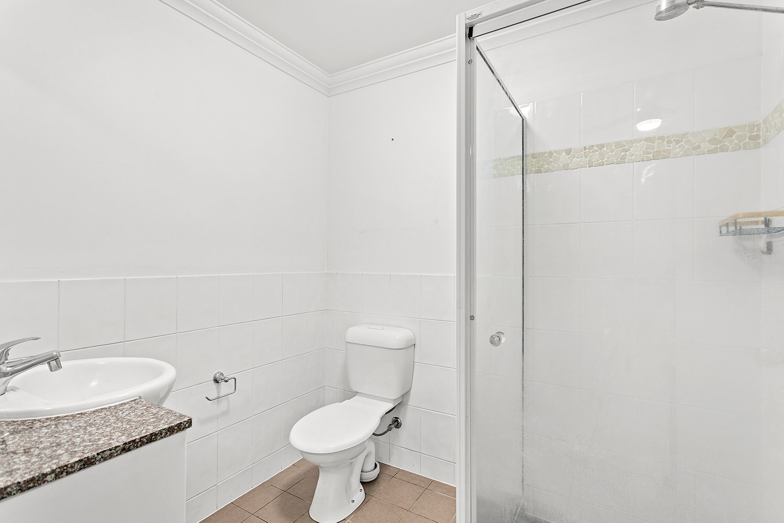 83/21 Shute Harbour Road CANNONVALE 8