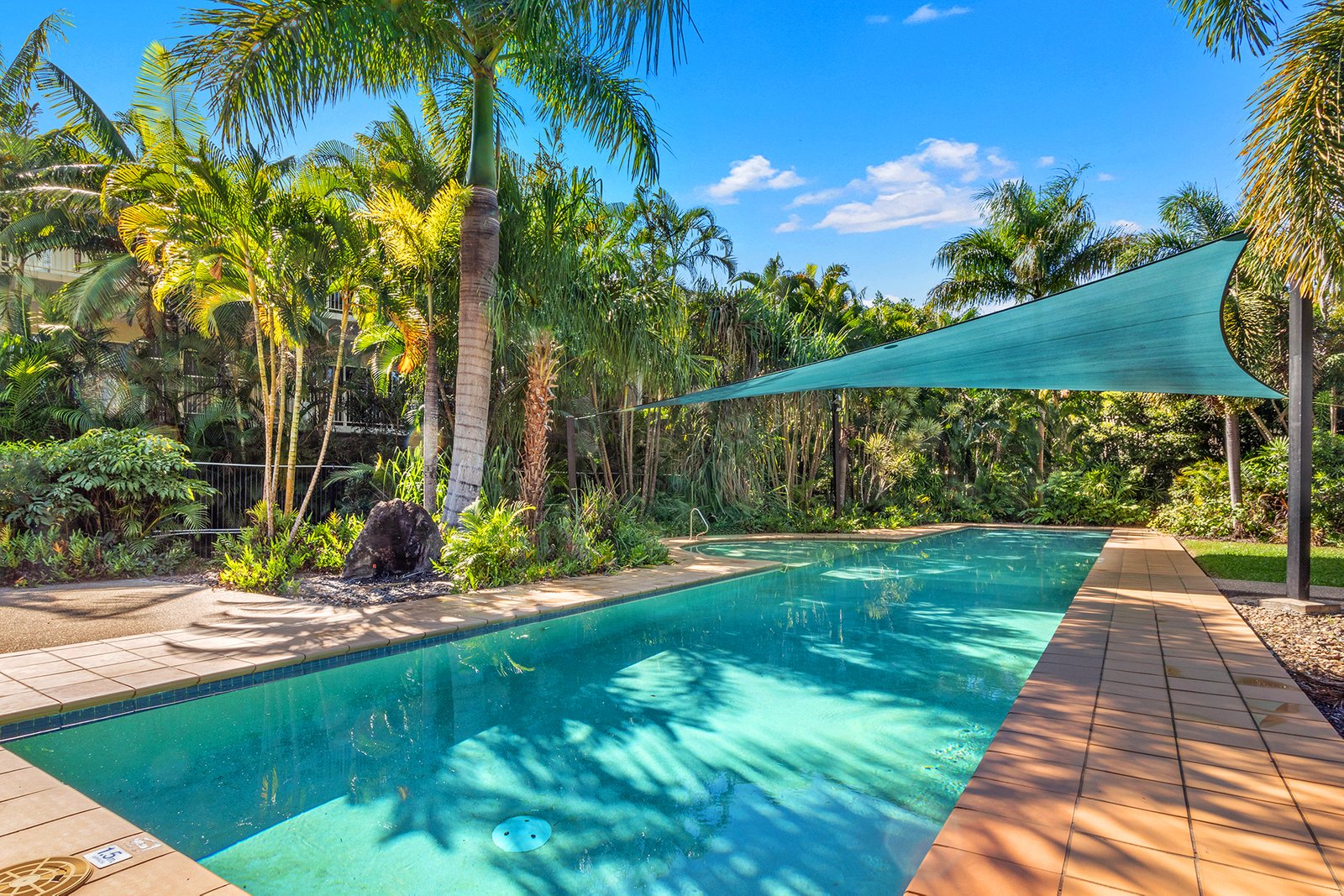 83/21 Shute Harbour Road CANNONVALE 12