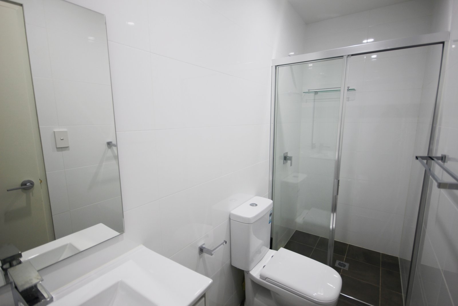 8/33-37 Gray Street KOGARAH 7