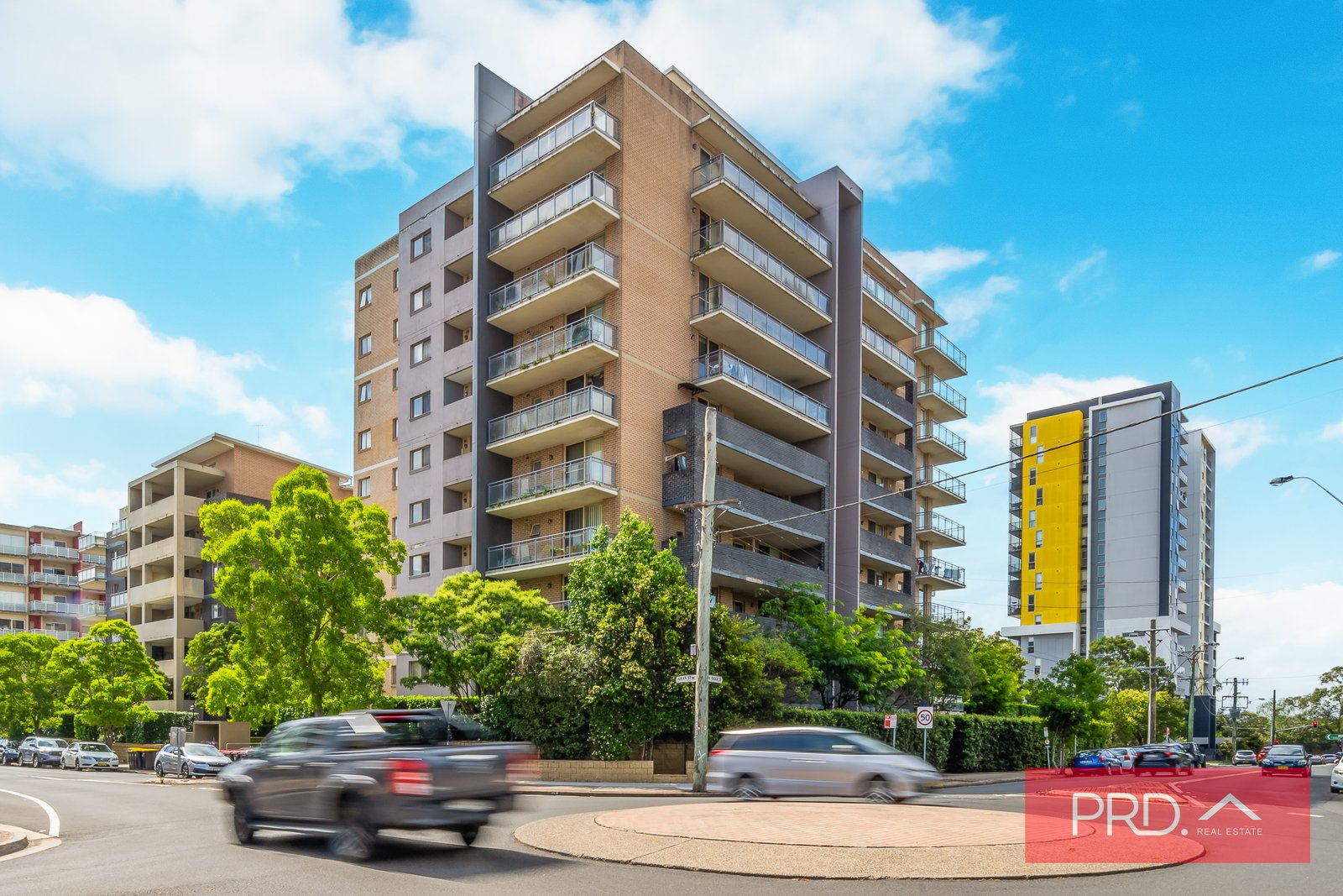 8/33-39 Lachlan Street WARWICK FARM 1