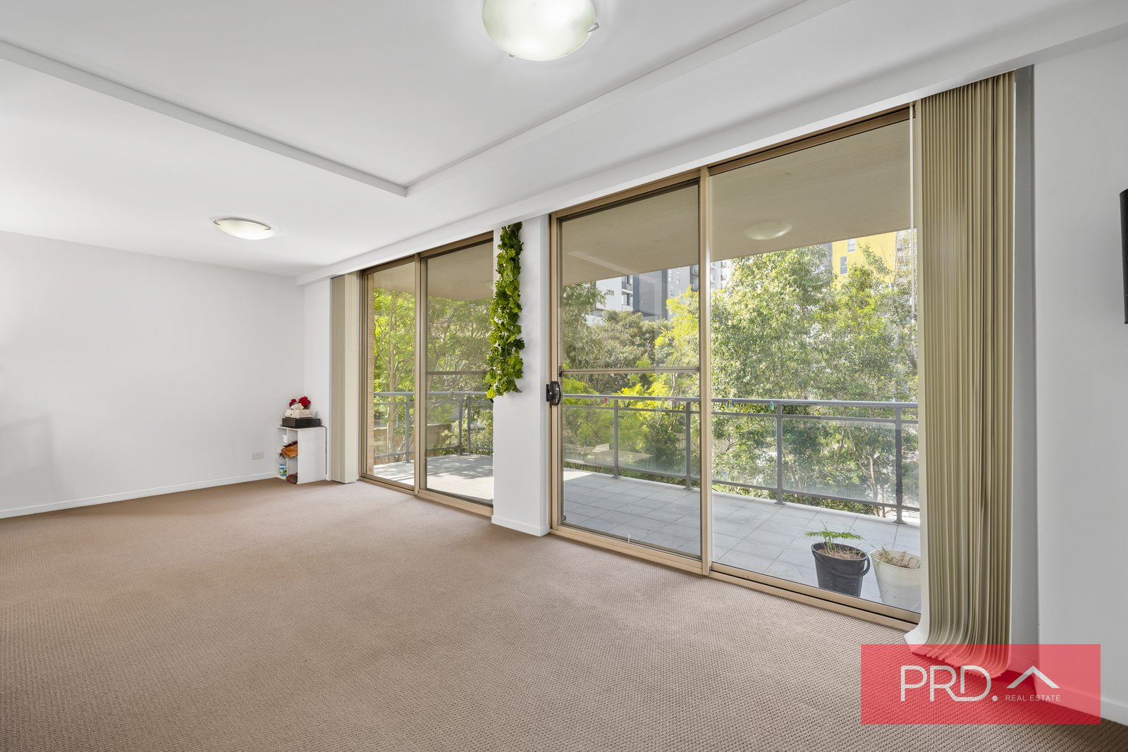 8/33-39 Lachlan Street WARWICK FARM 5