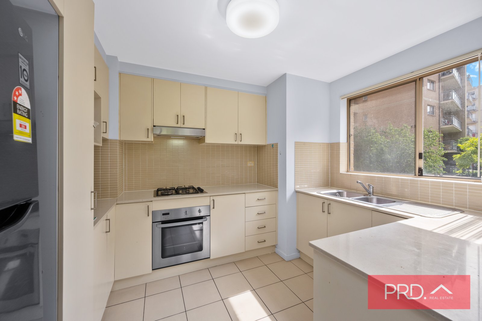 8/33-39 Lachlan Street WARWICK FARM 7