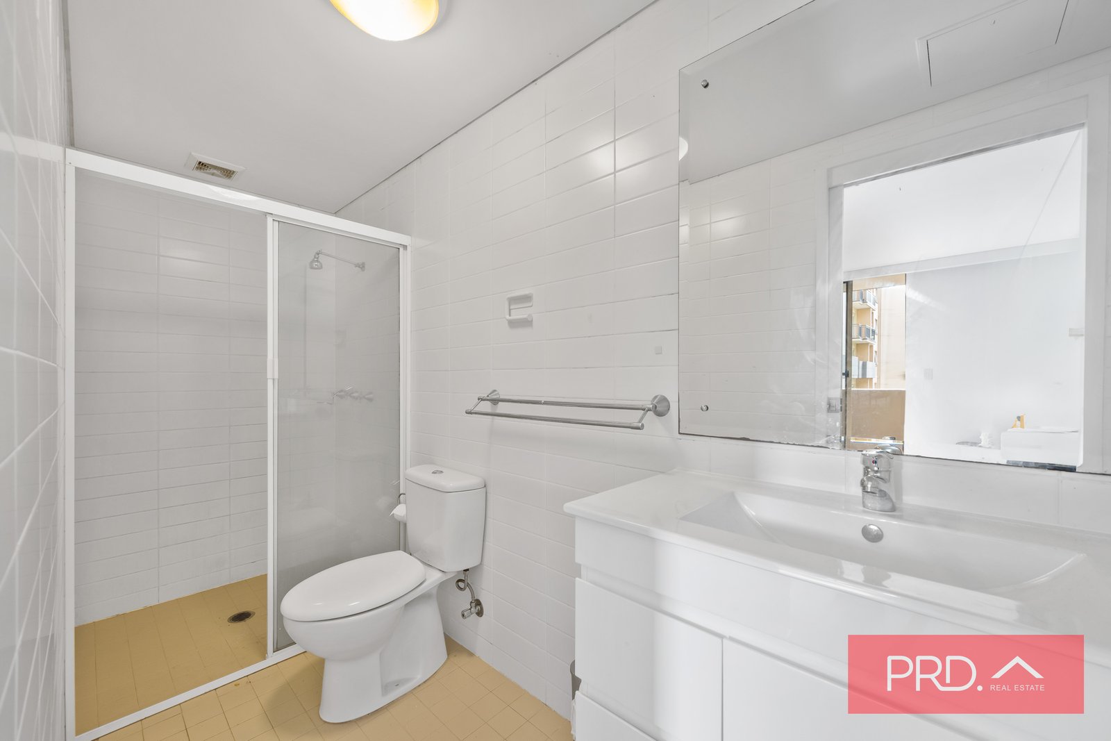8/33-39 Lachlan Street WARWICK FARM 9