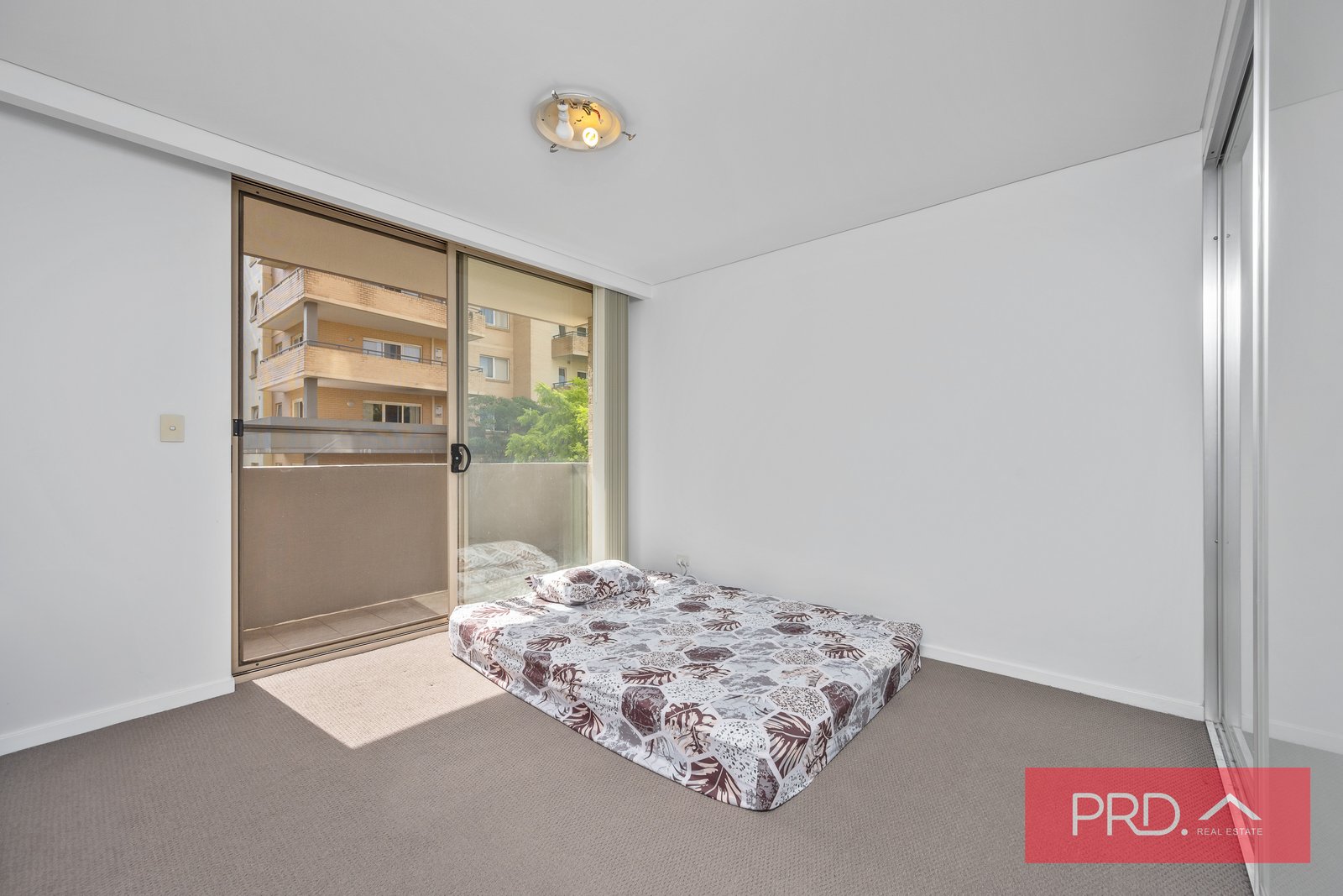 8/33-39 Lachlan Street WARWICK FARM 11