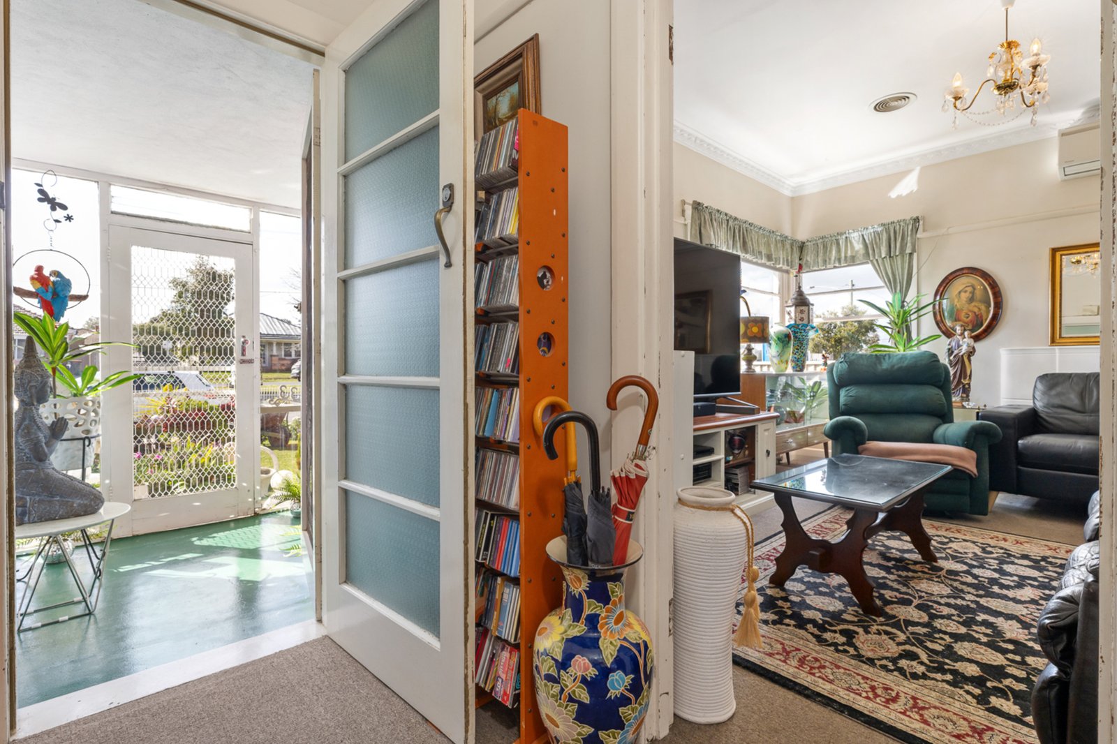 Gallery: 833 Howitt Street
