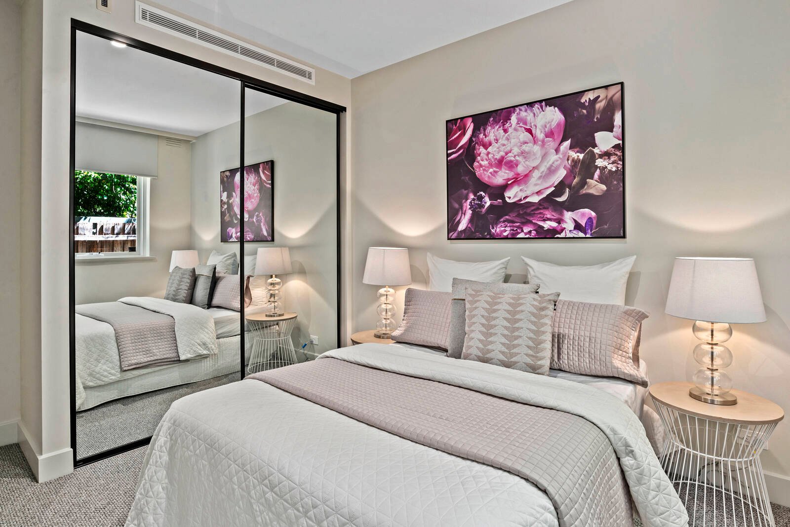 Real Estate and Property in 8/33 Irving Road, Toorak, VIC