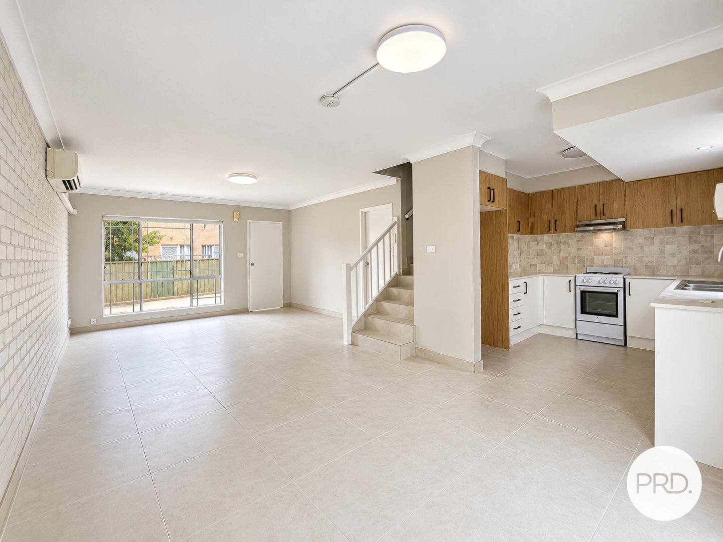 8/33 Napier Ave  LURNEA 2