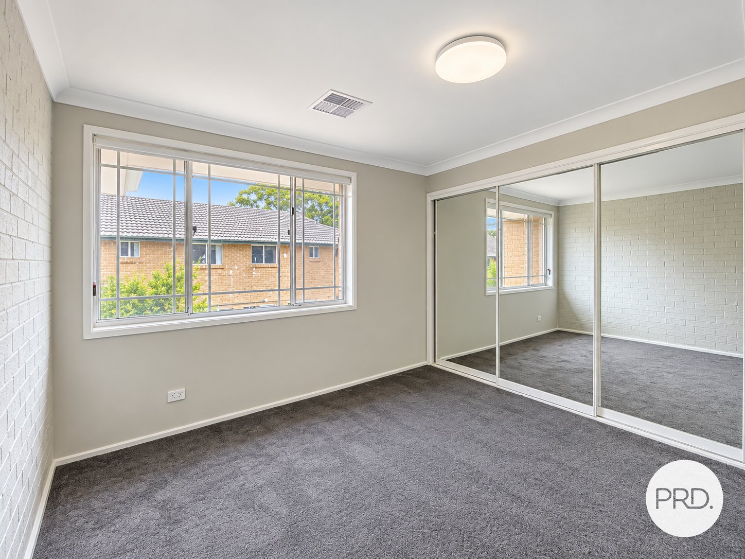 8/33 Napier Ave  LURNEA 5