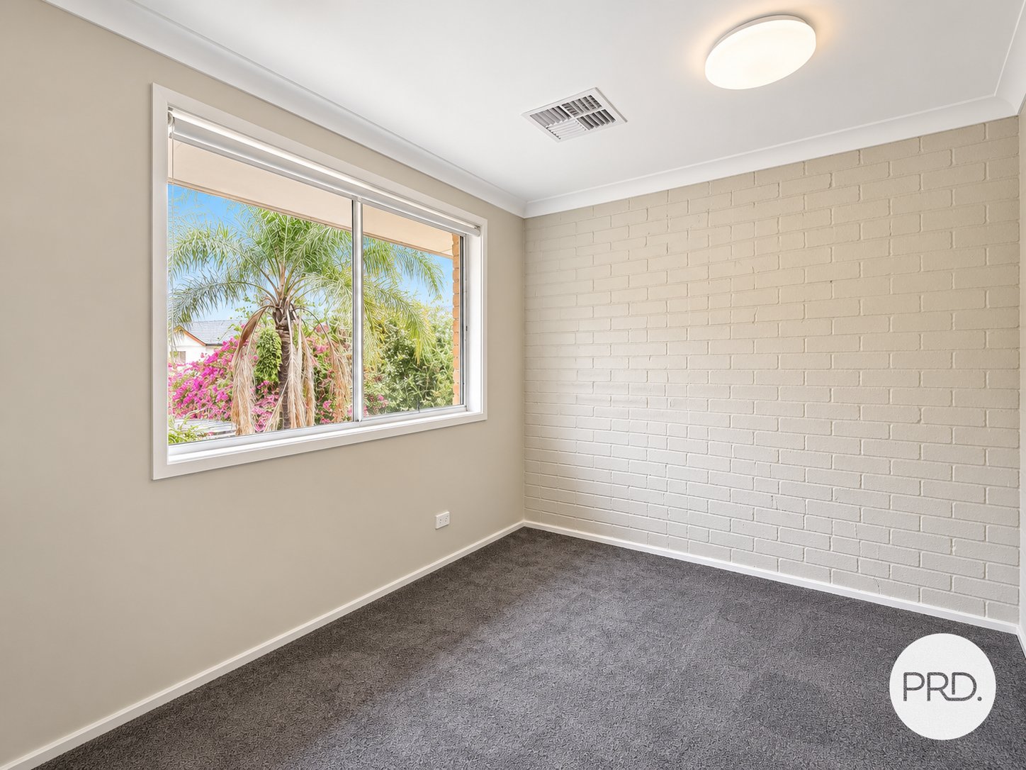 8/33 Napier Ave  LURNEA 6