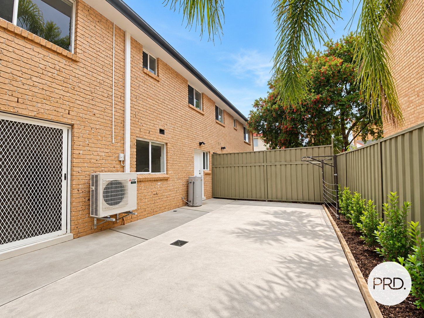 8/33 Napier Ave  LURNEA 12