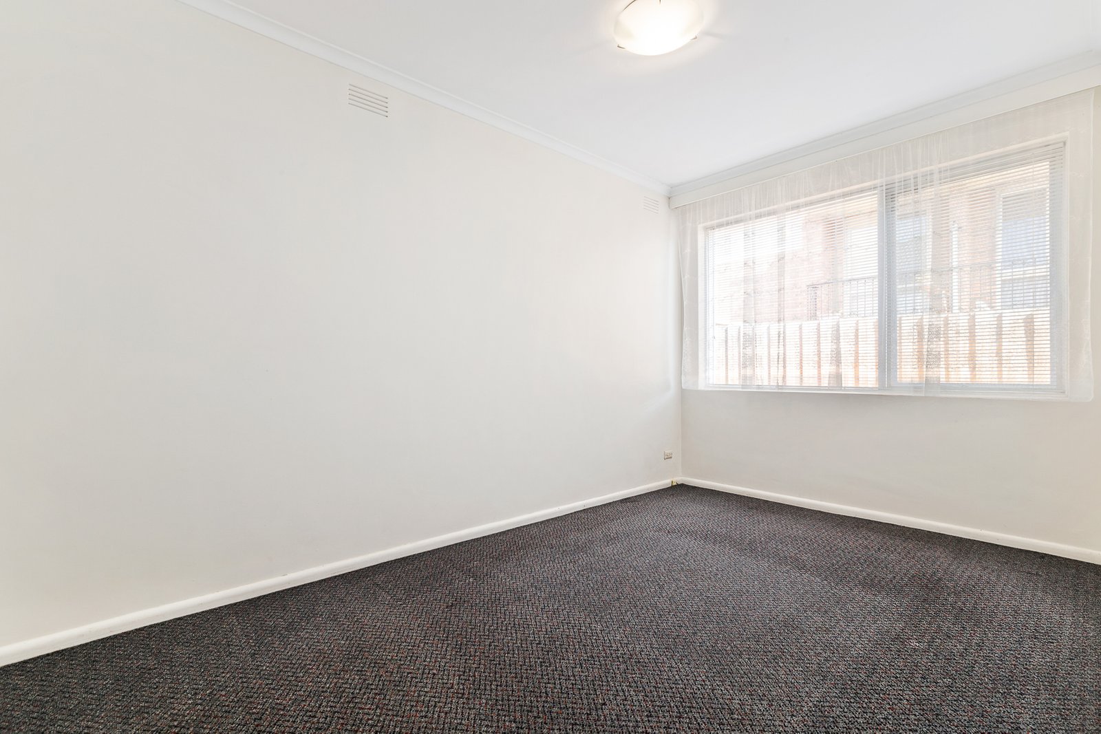 Gallery: 8/33 St Georges Road