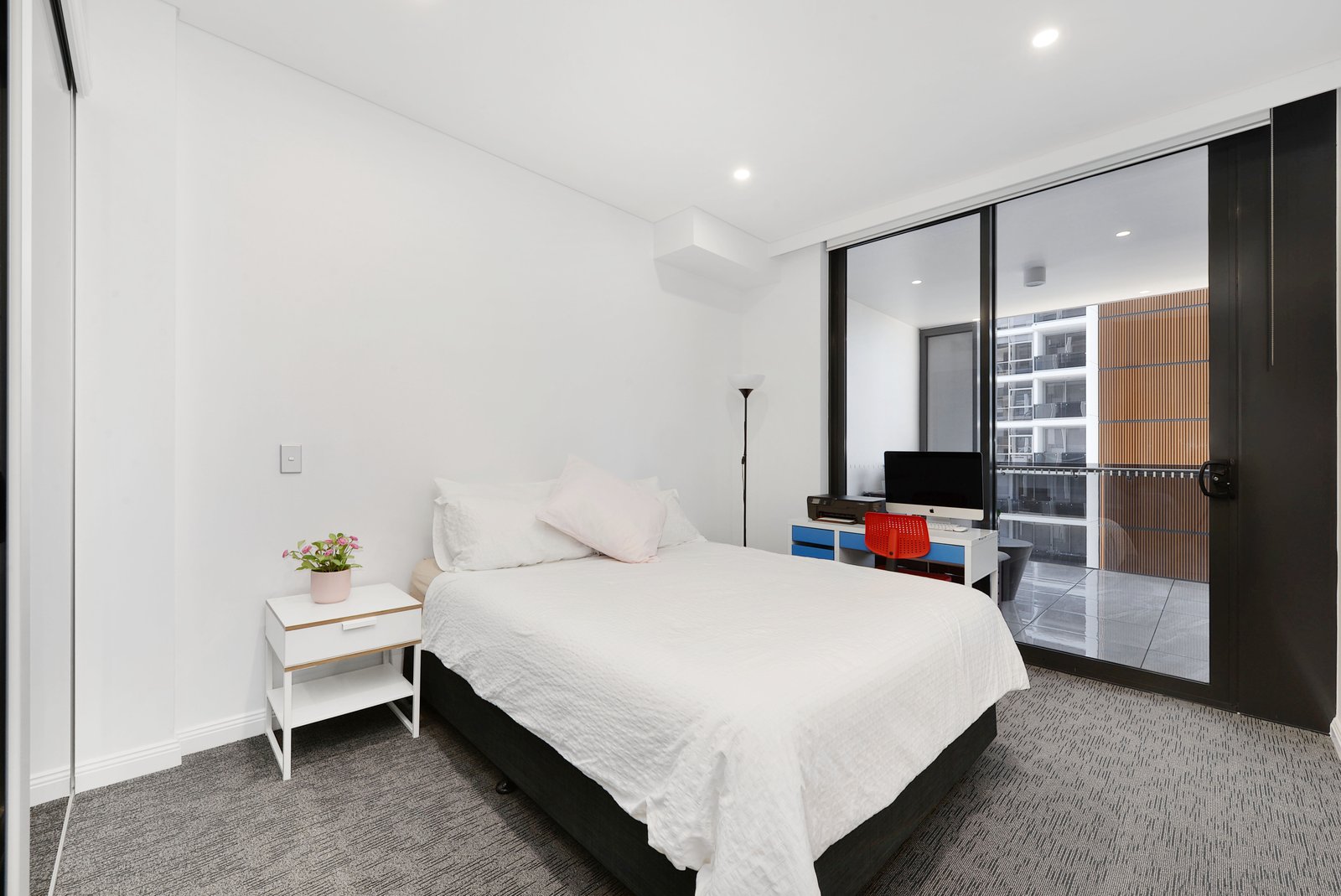 833/1 Studio Drive EASTGARDENS 10