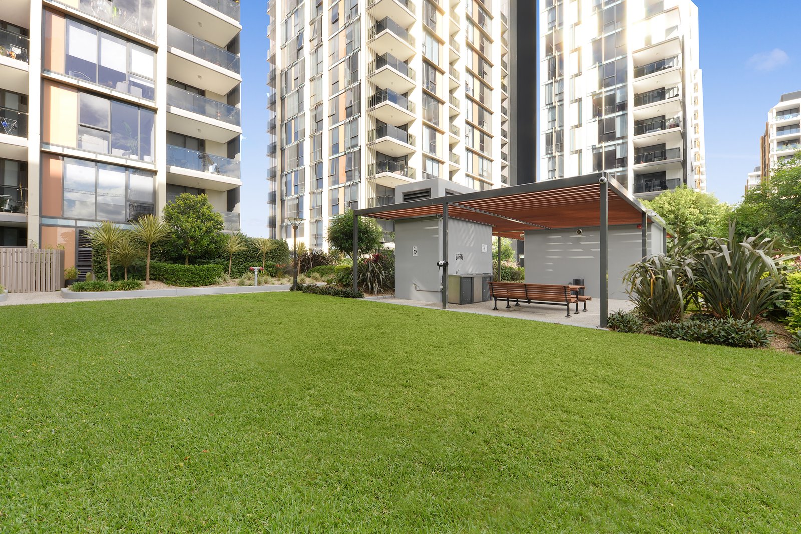 833/1 Studio Drive EASTGARDENS 18