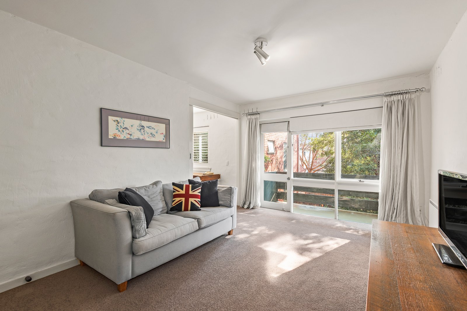 Gallery: 8/334 Hampton Street