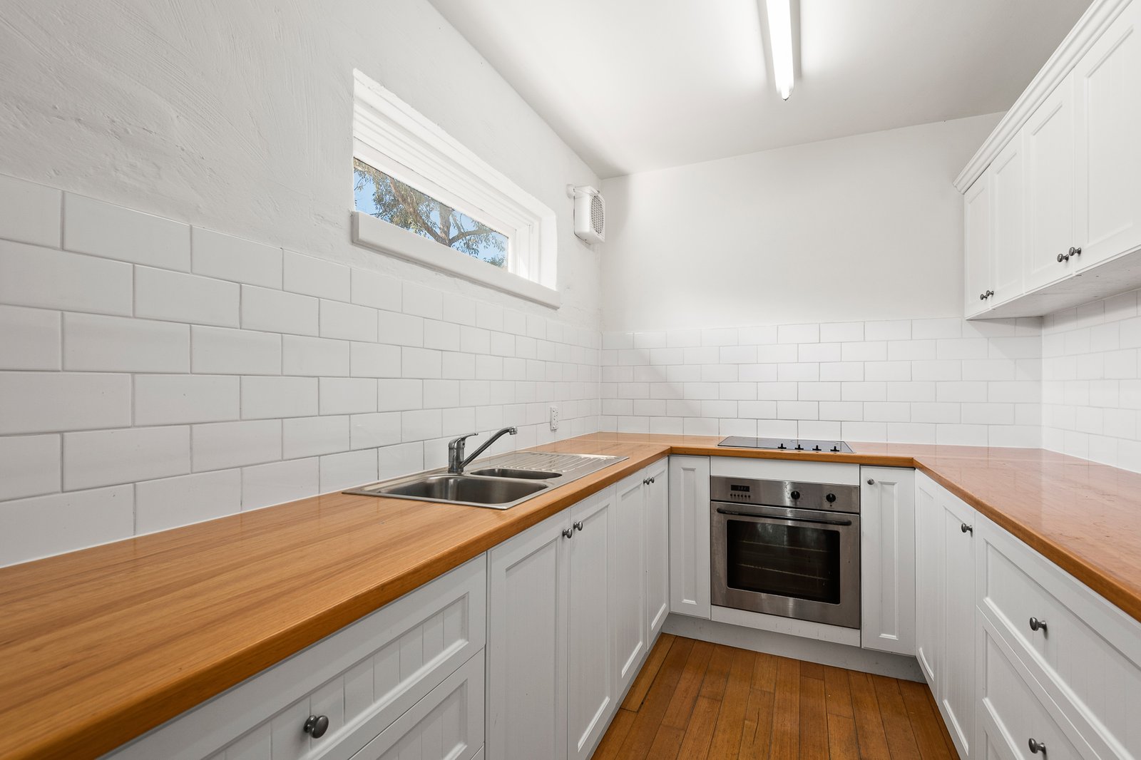 Gallery: 8/334 Hampton Street