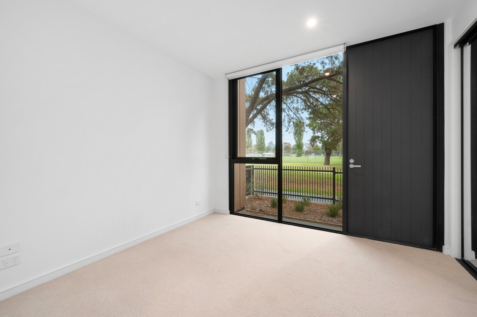 Gallery: 8/343 Williamstown Road