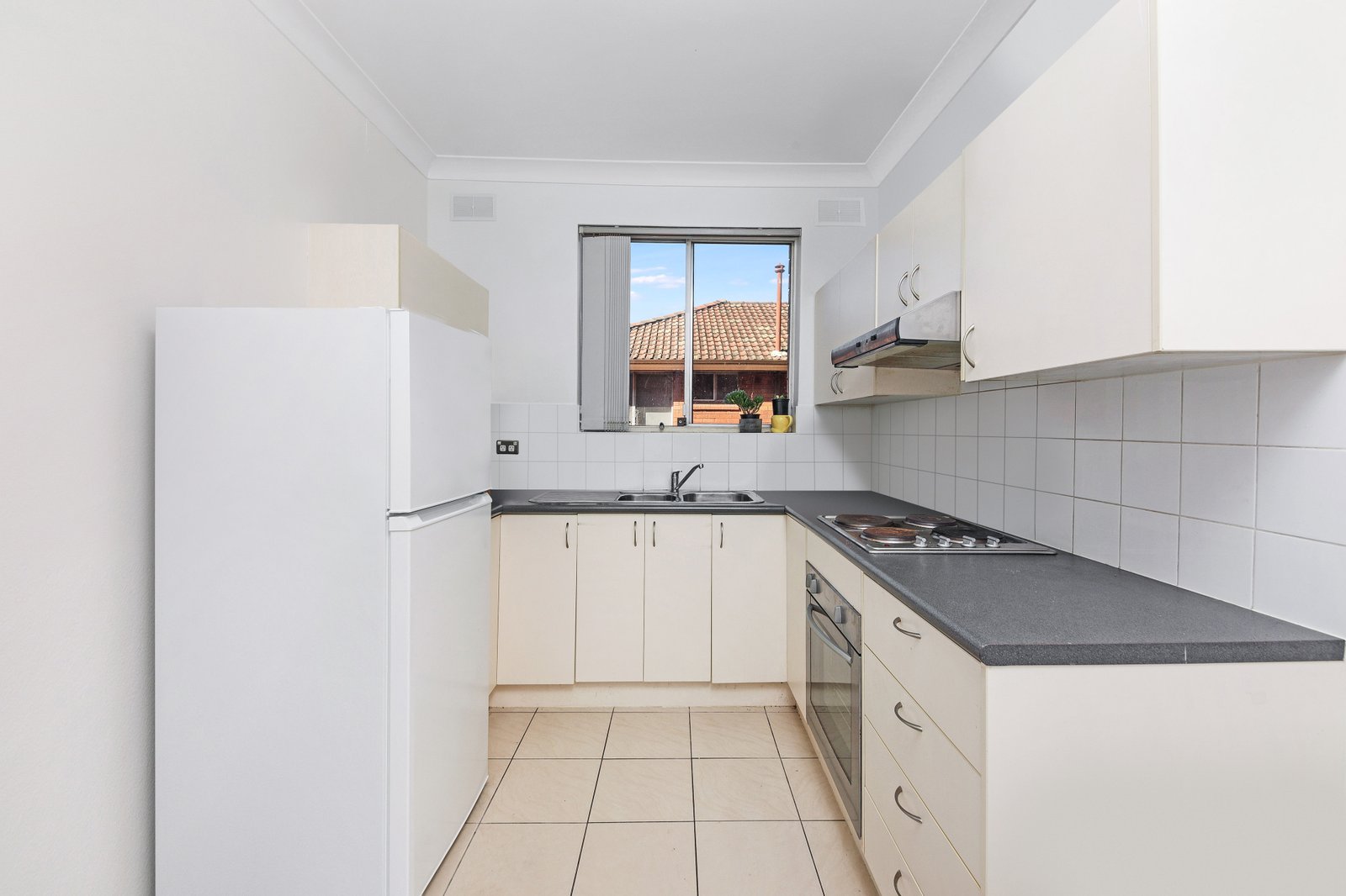 8/35 Bexley Road CAMPSIE 4