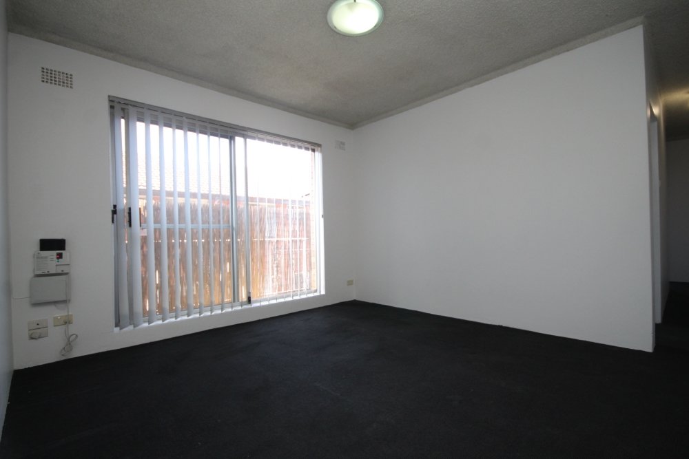 8/35 Bexley Road CAMPSIE 3