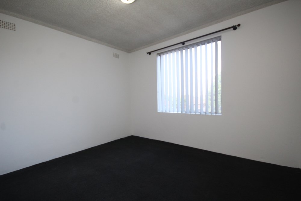 8/35 Bexley Road CAMPSIE 4