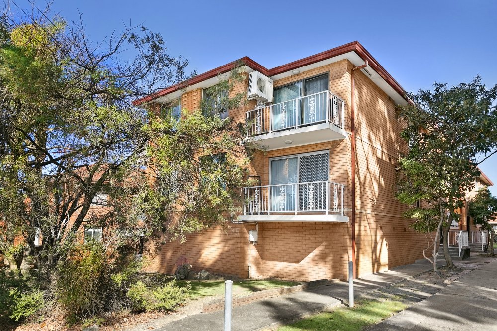 8/35 Bexley Road CAMPSIE 6