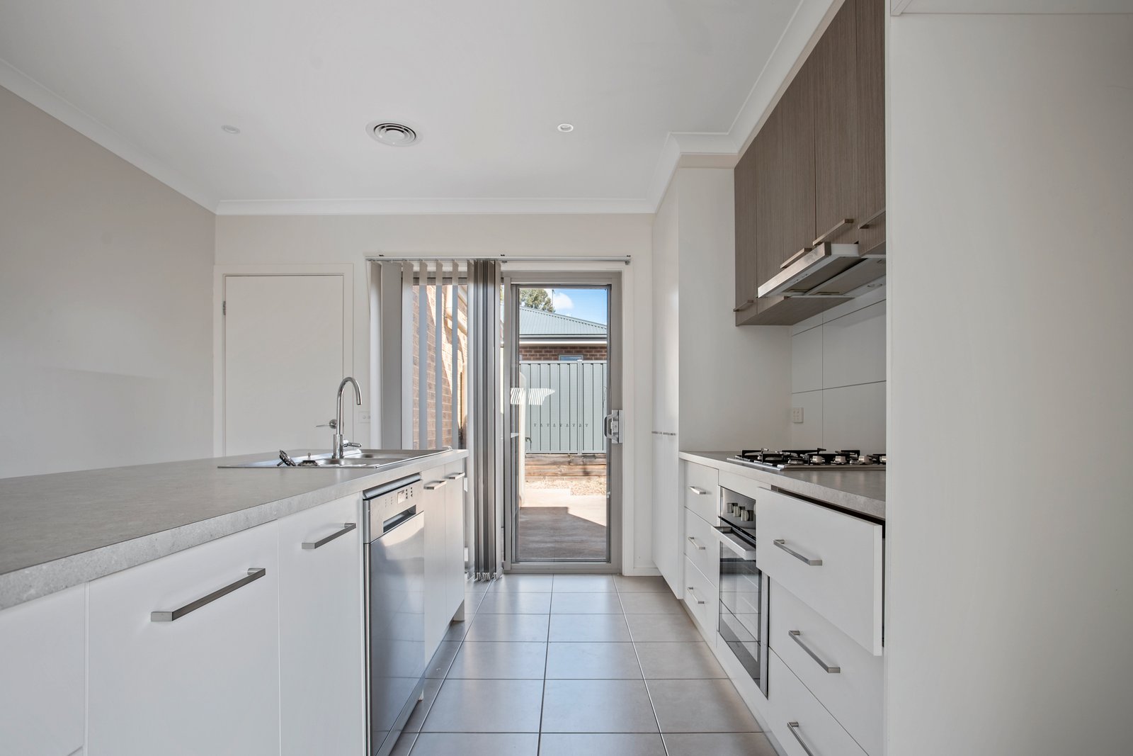 8/35 Pallett Street GOLDEN SQUARE 3