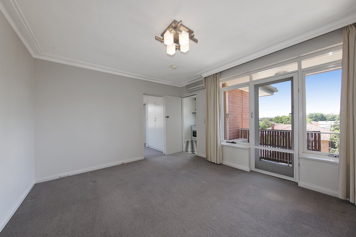 Gallery: 8/352 Koornang Road