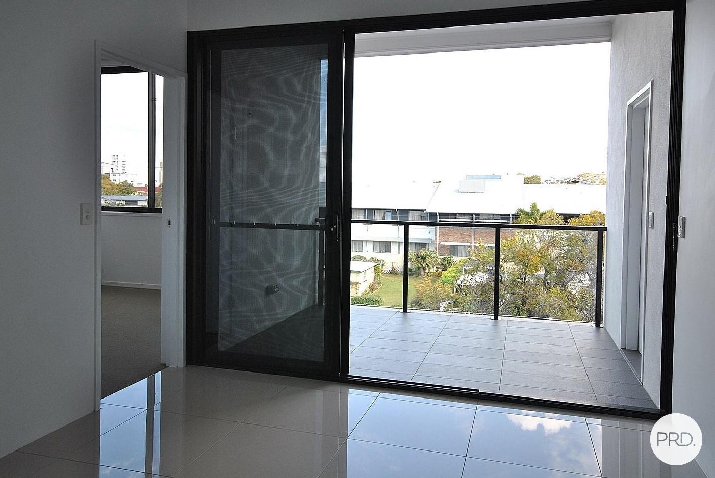 8/37 Central Street LABRADOR 4