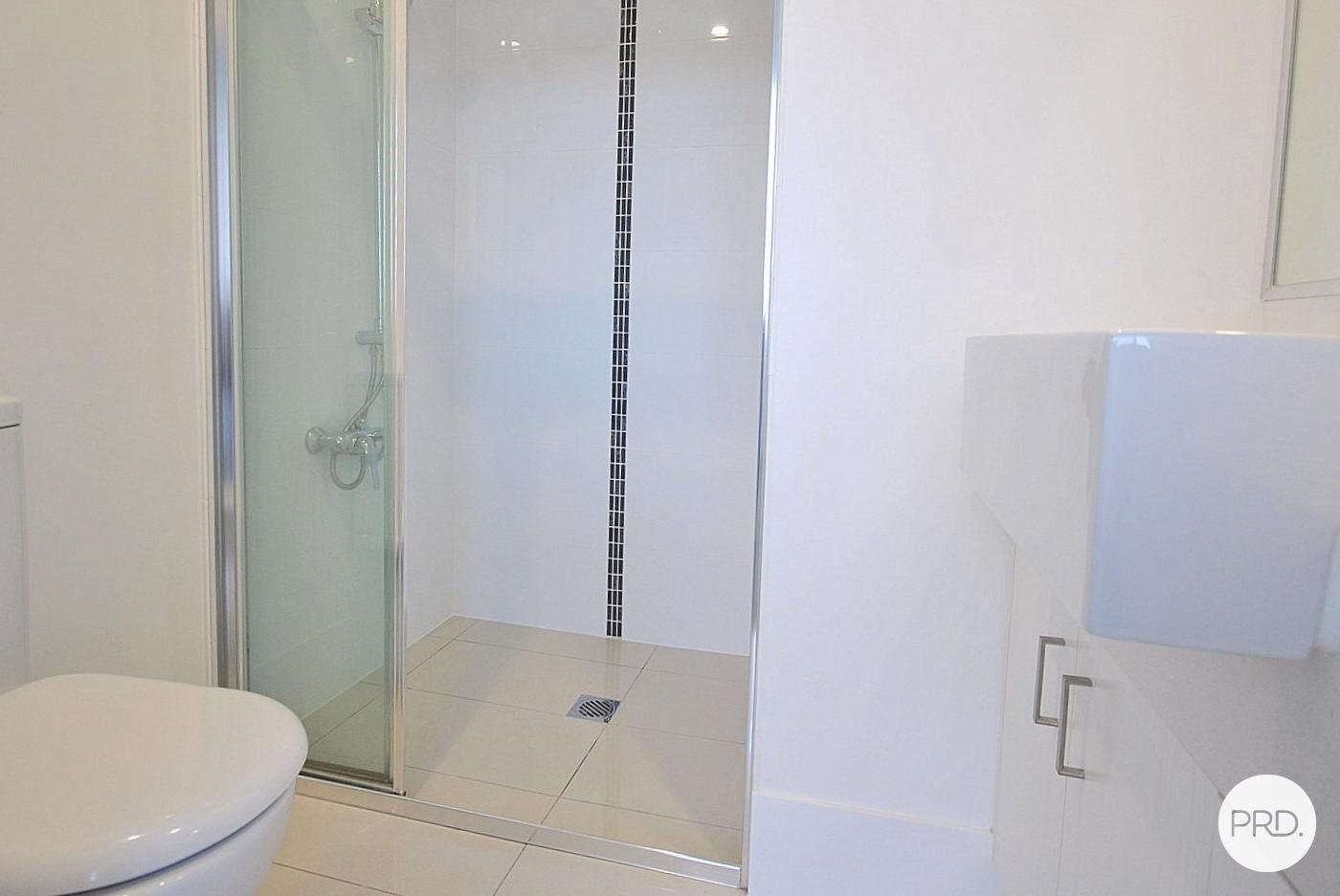 8/37 Central Street LABRADOR 6