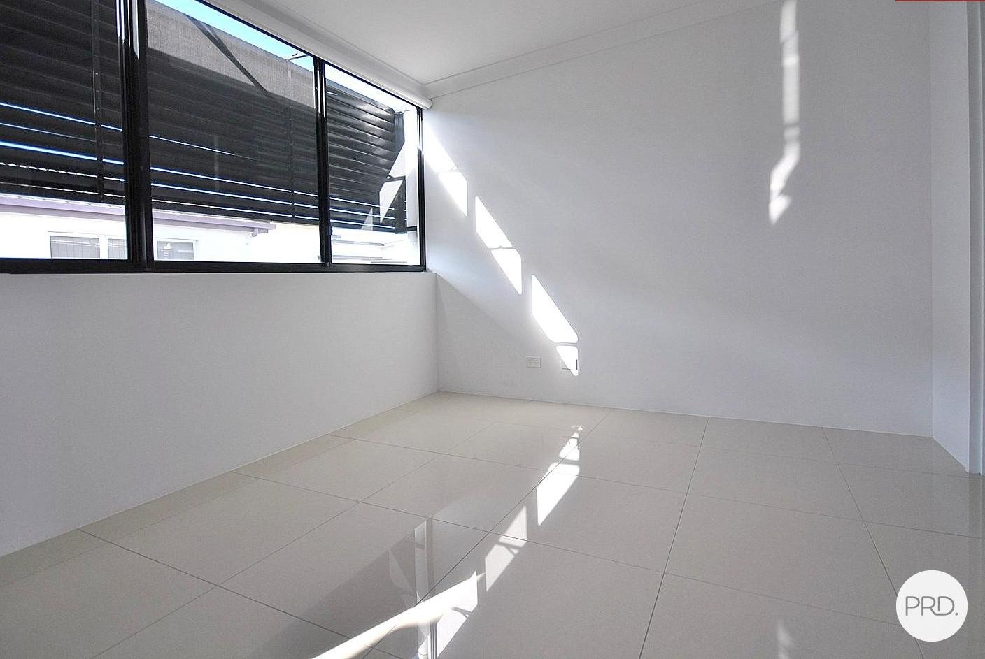 8/37 Central Street LABRADOR 7