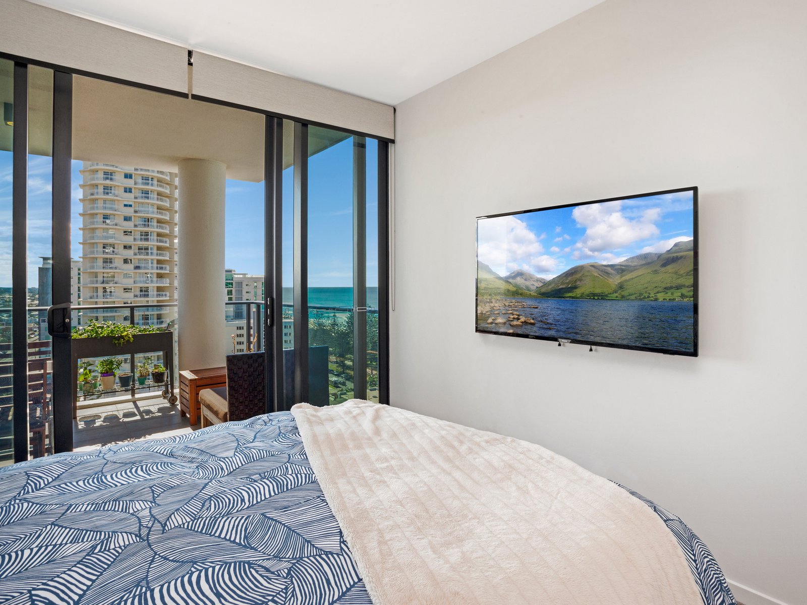 83/72 The Esplanade BURLEIGH HEADS 8