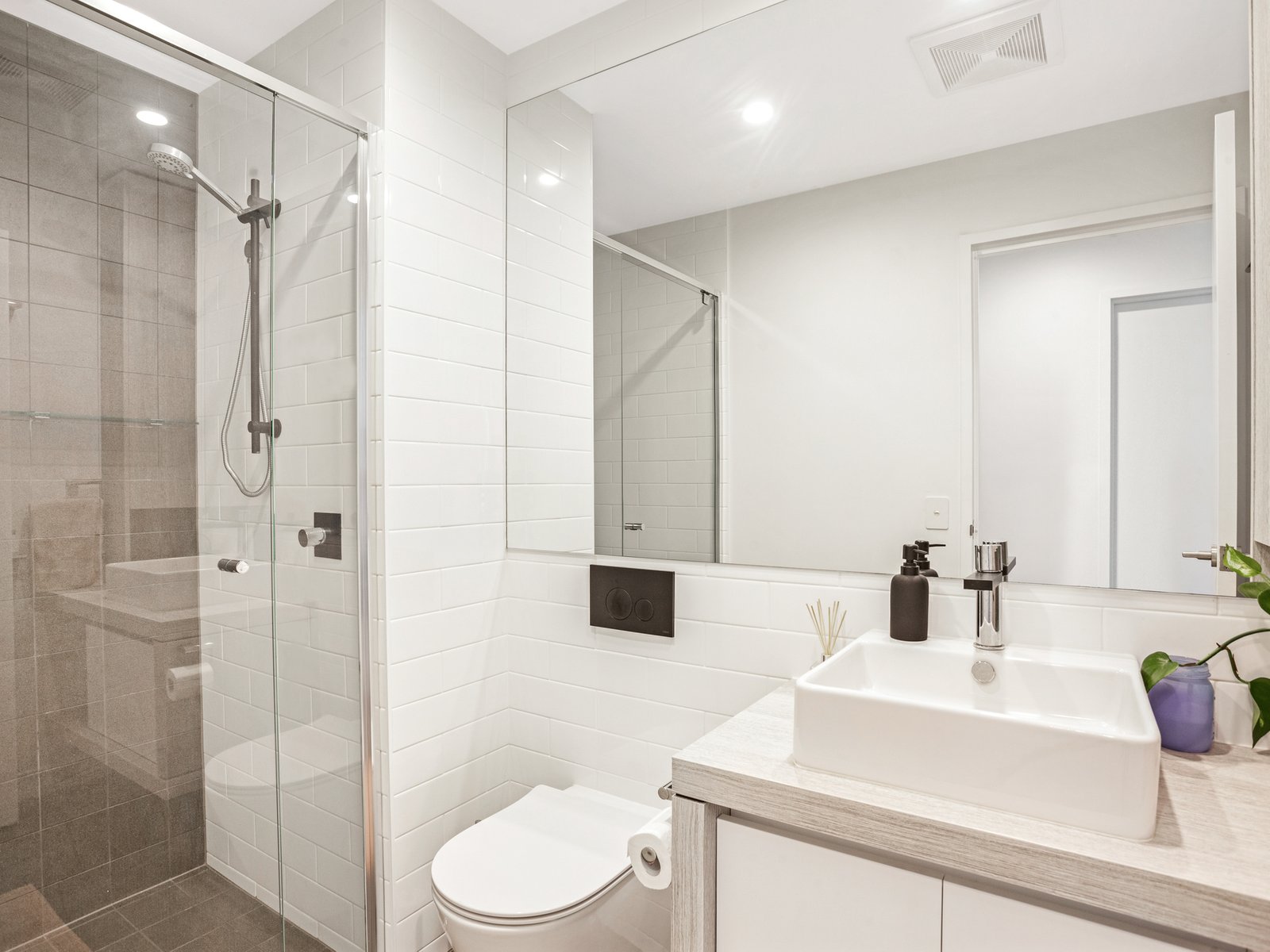 83/72 The Esplanade BURLEIGH HEADS 9