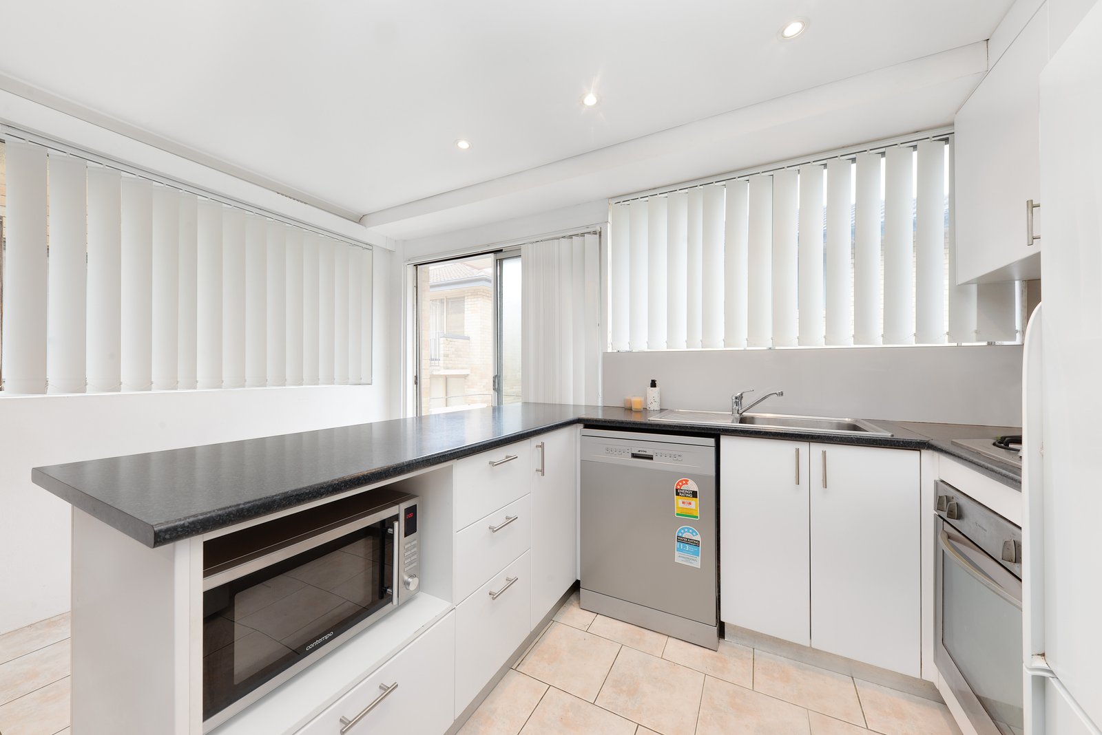 8/38 Brittain Crescent HILLSDALE 3
