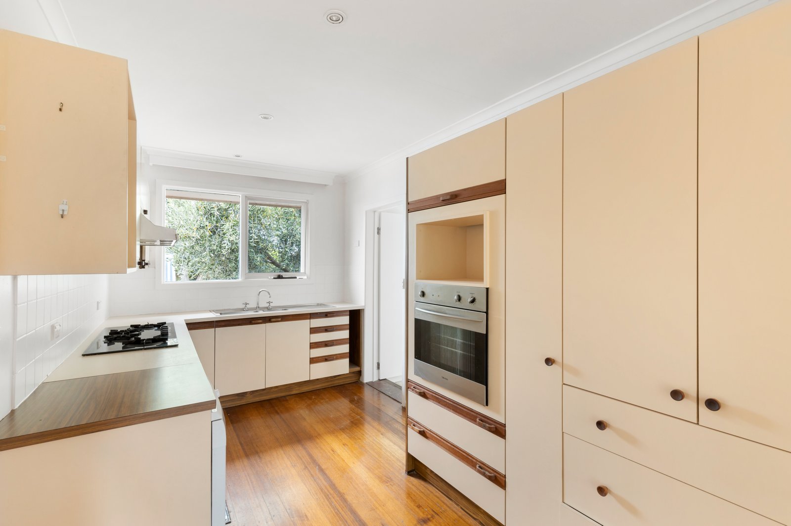 Gallery: 8/38 Holyrood Street