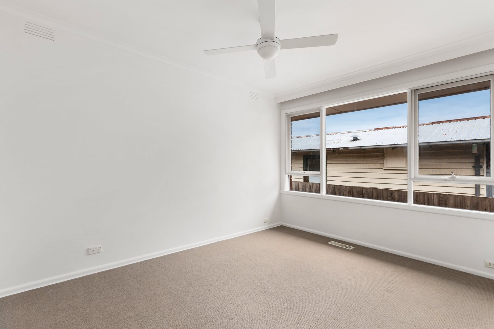 Gallery: 8/38 Holyrood Street