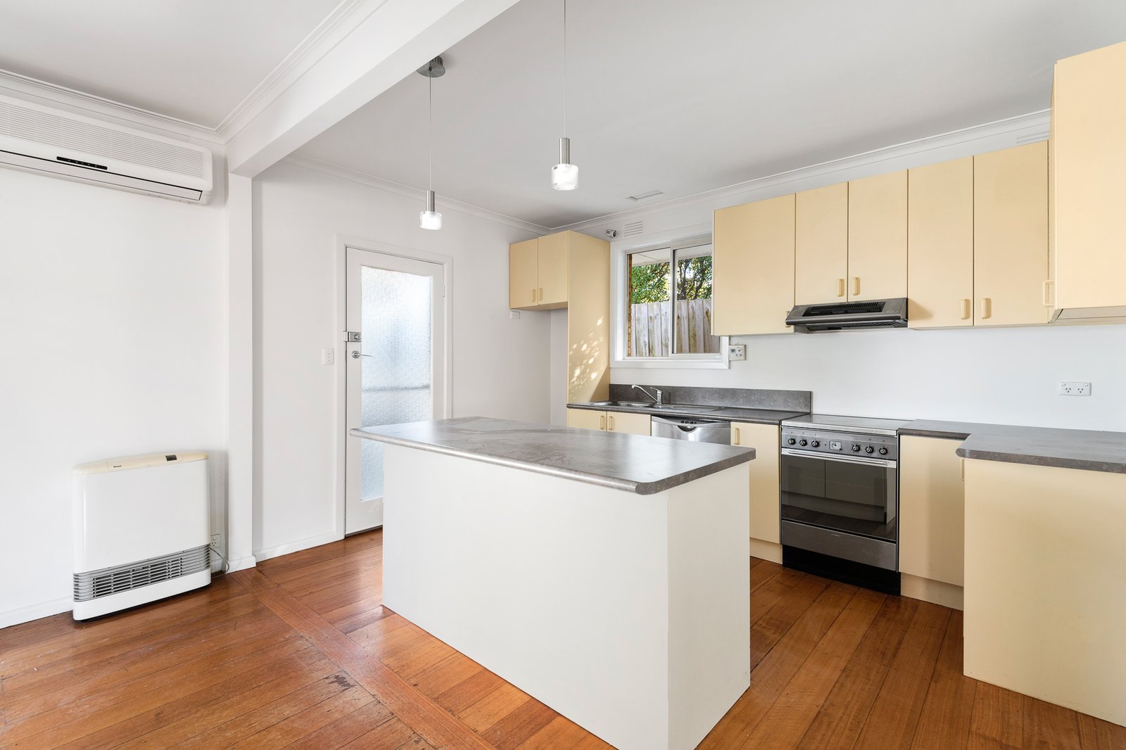 Gallery: 8/39 Holyrood Street
