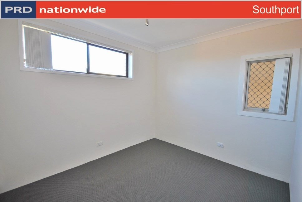 8/39 Lenneberg Street SOUTHPORT 4
